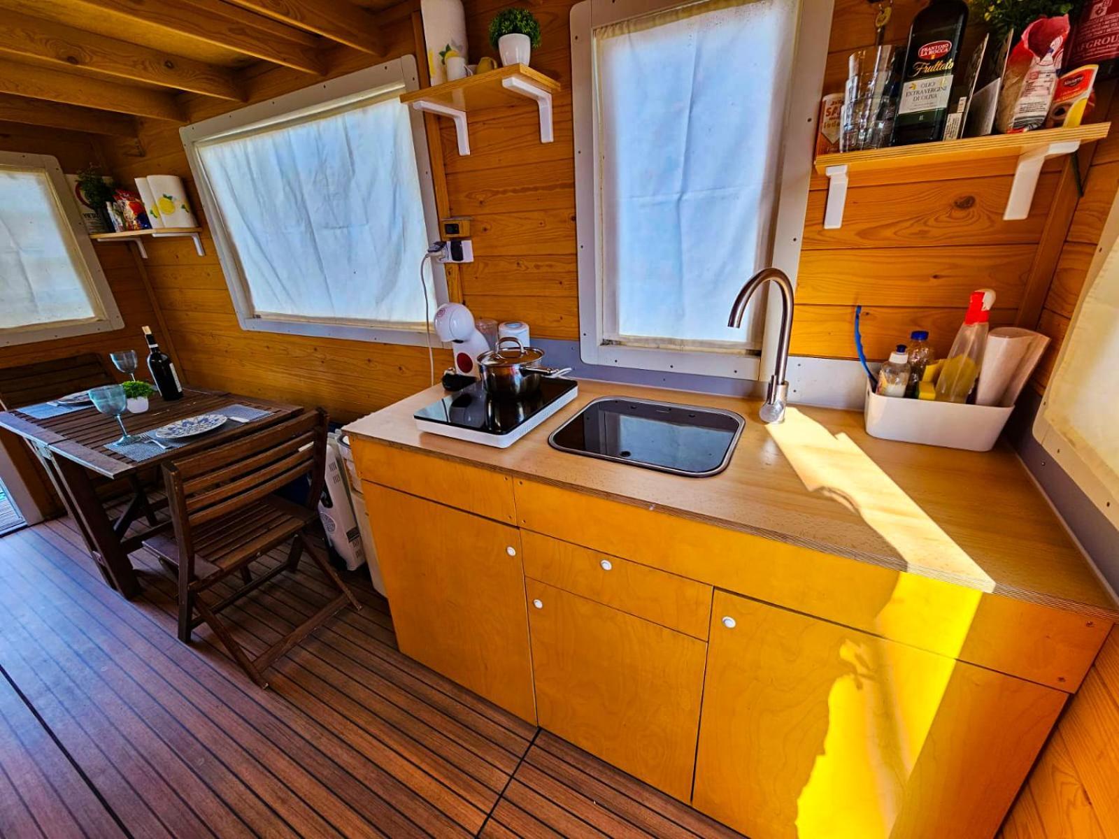 Filipp'S House Boat Hotel อาลเกโร ภายนอก รูปภาพ