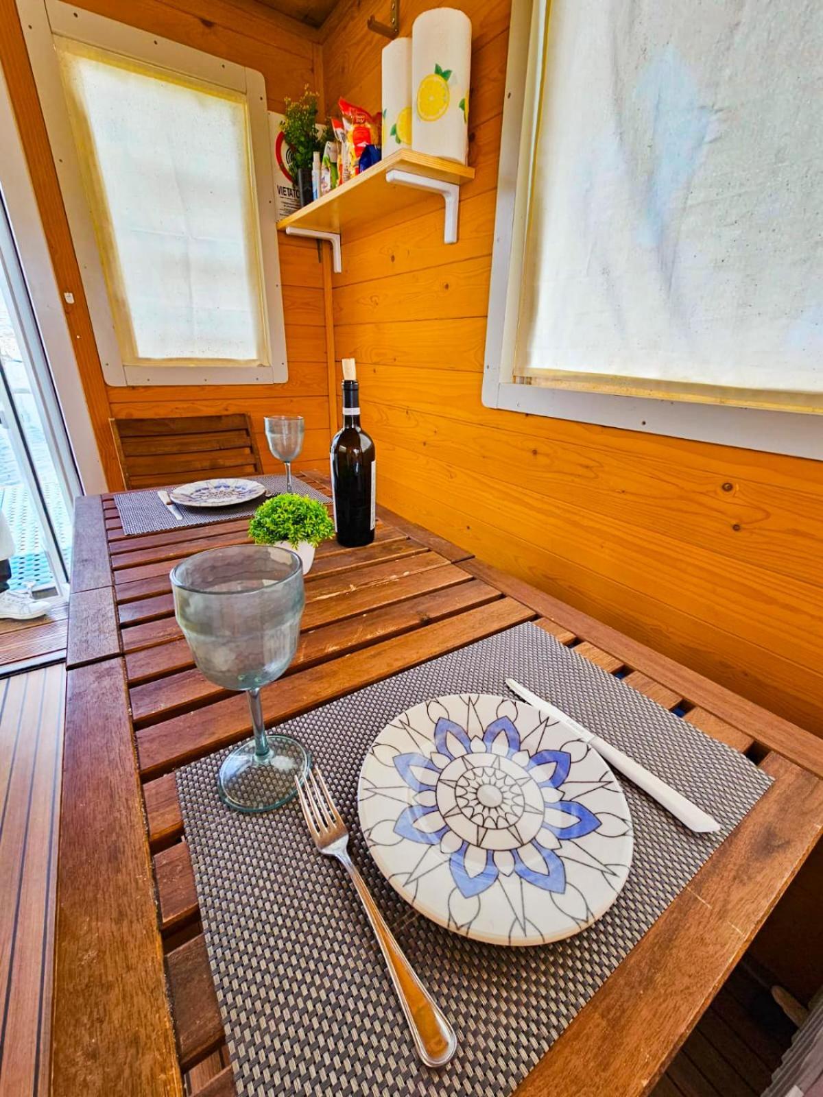 Filipp'S House Boat Hotel อาลเกโร ภายนอก รูปภาพ